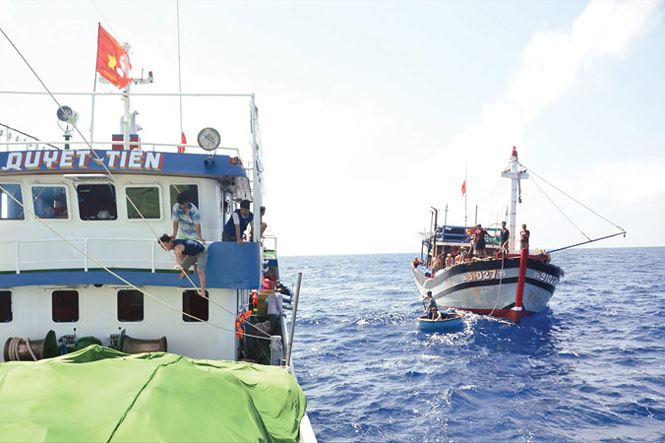 phai-du-manh-de-bao-ve-chu-quyen-va-ngu-dan-9891